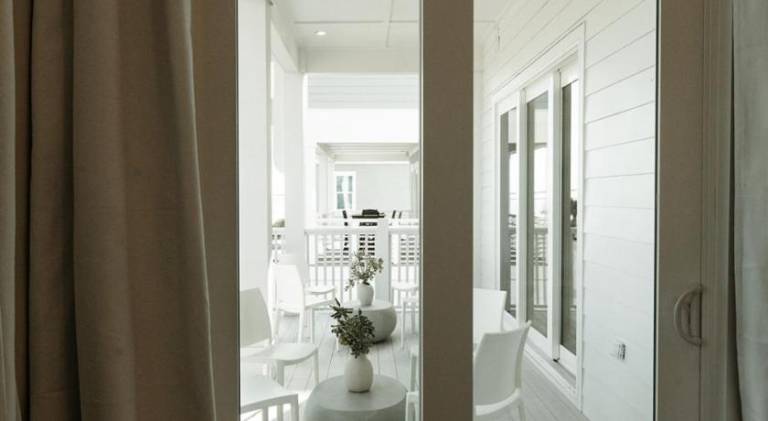 The Taj Of The Gulf! Luxury Beach Mansion! Sleeps 37, private pool & hot tub, putting golf — photo 5
