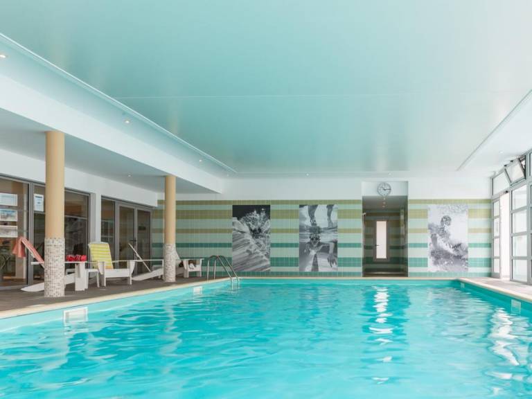 Pleasant vacation home with heated pool & patio | Dogs allowed — photo 3