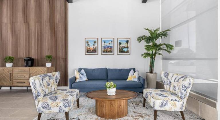 Apartment with hot tub & pool — photo 4