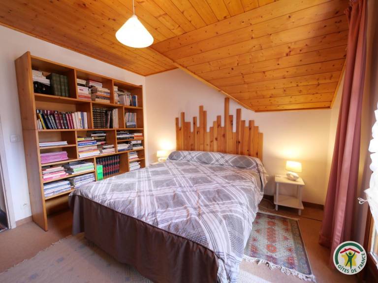 Gite with yard & terrace — photo 2
