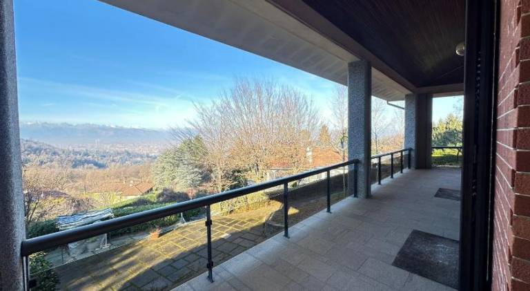 Villa with 3 rooms for 6 persons in Turin