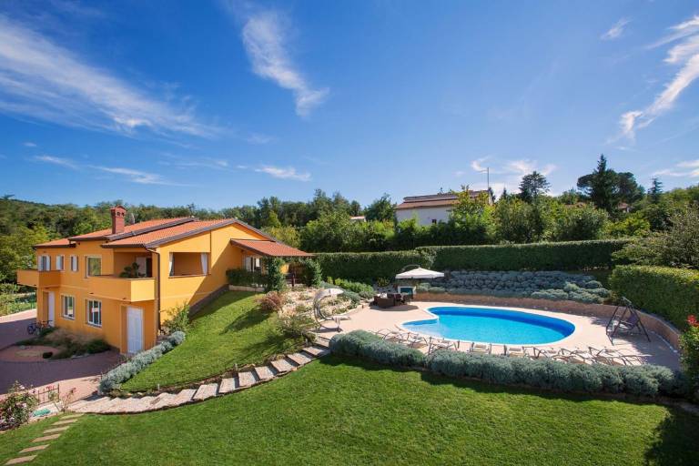 Vila  Kaldir