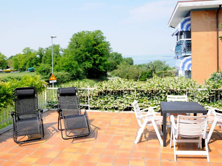 Rental apartment with BBQ & terrace — photo 4