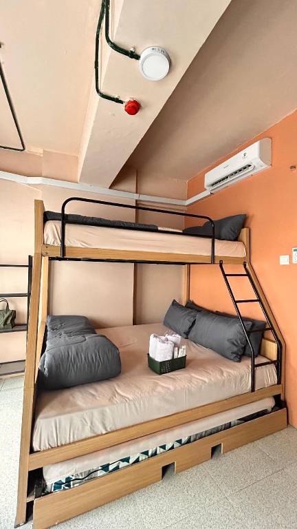 Vacation home with yard & pool in Bandung
