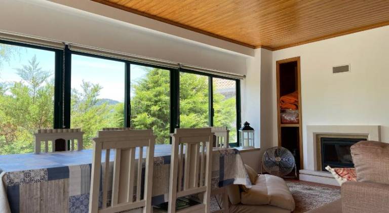 Fully equipped charming vacation home with BBQ, patio & yard | Good for workation | Dogs allowed — photo 2