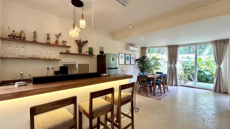 Ample villa with yard & pool | Perfect for remote work | Pet-friendly — photo 3