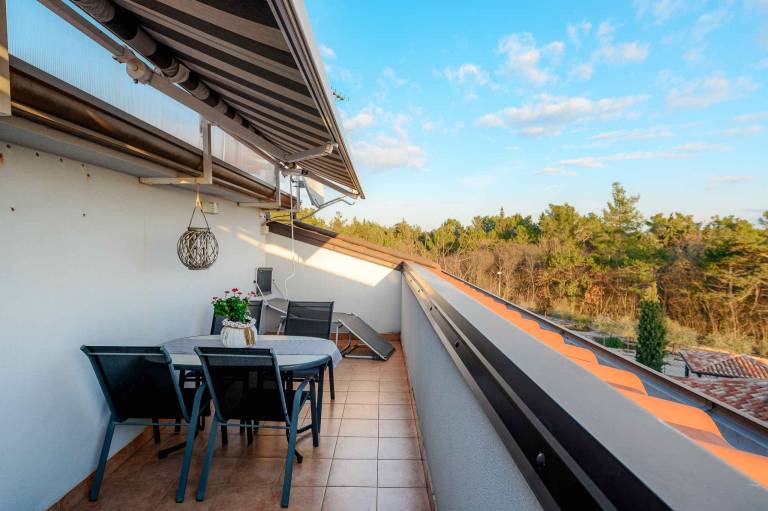 Apartment with terrace, grill & garden — photo 3