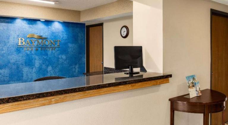 Baymont by Wyndham Cedar Rapids — photo 4