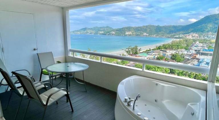 Charming serviced apartment with hot tub, patio & pool | Close to the beach | Pets are welcome — photo 3