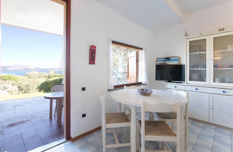 Holiday Home 'I Lentischi C13' with Sea View, Private Terrace and Air Conditioning — photo 5