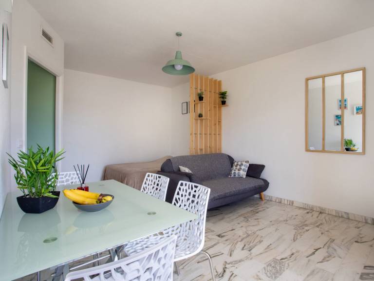 Apartment with patio & yard | Next to the beach | Dogs allowed — photo 3
