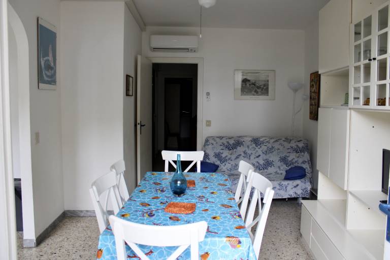 Family-oriented wonderful rental apartment | Beach view | Beach nearby | Pets allowed — photo 5