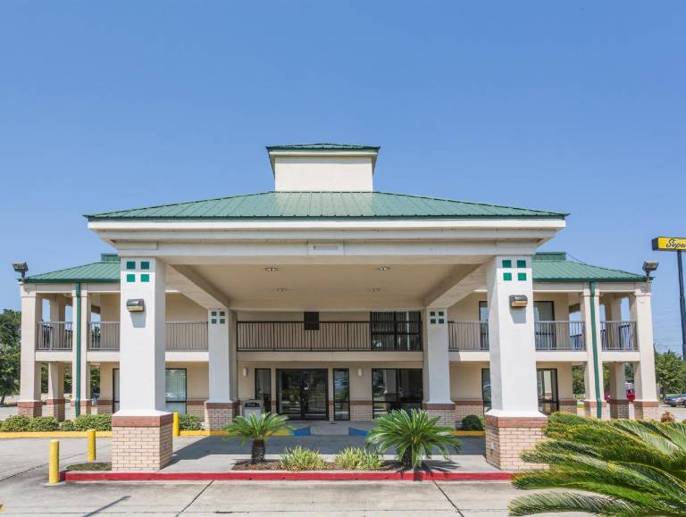 Super 8 By Wyndham Slidell in Slidell, LA