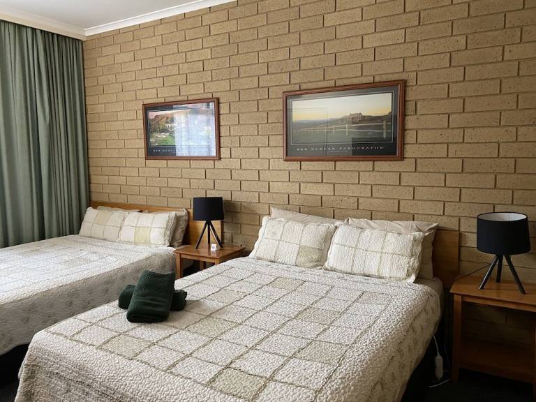 Motel  Newborough