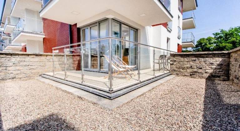 Apartment with jacuzzi & pool — photo 4