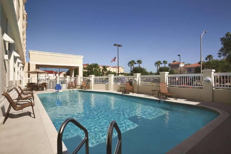 Hampton Inn & Suites Bradenton Downtown Historic District — photo 3