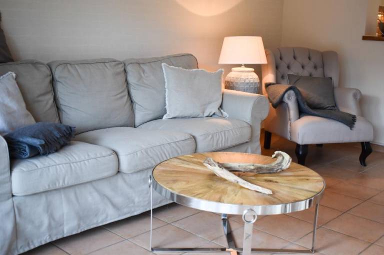 Rental apartment with patio — photo 2