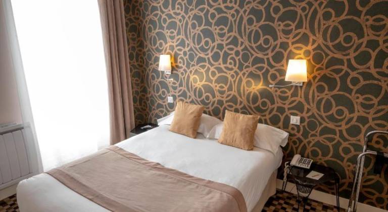 Logis Hotels Restaurant Les 3 Rois — photo 2