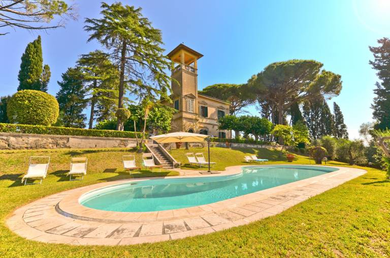 Villa  Lorenzana