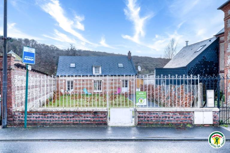 Gite with BBQ, garden & terrace — photo 5