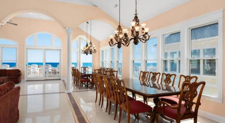Royal Palace 12 Bedroom Oceanfront Home — photo 5