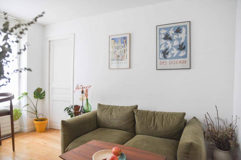 Bright 1 bedroom apartment near park