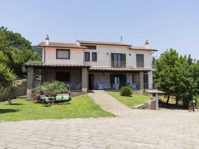 Fully equipped wonderful vacation home with garden, terrace & barbecue | Lake view | Dogs allowed — photo 3