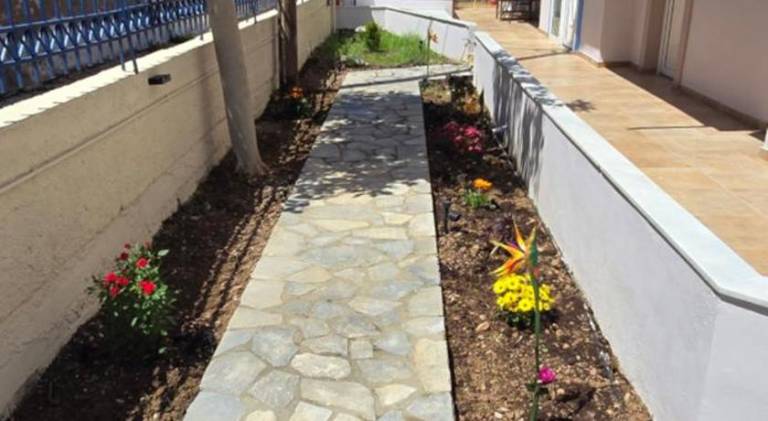 Serviced apartment with patio, garden & BBQ | Beach nearby | Perfect for remote work | Pet-friendly — photo 5