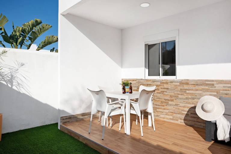 House with fast internet, patio & garden | Garden view — photo 2