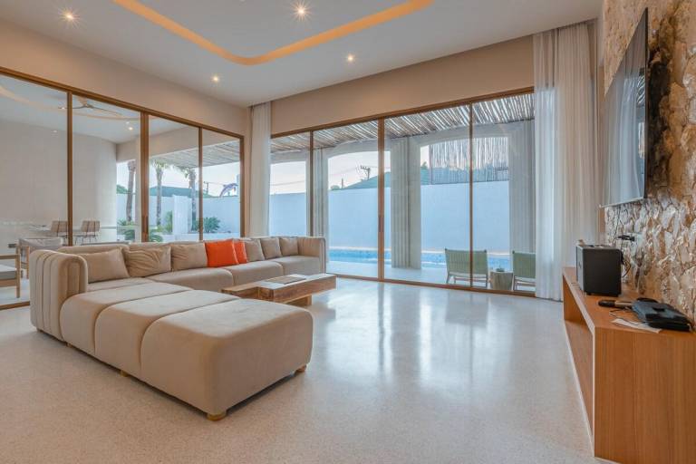 Kang Jie 5 Bedroom Luxury Villa Jomtien Beach — photo 3