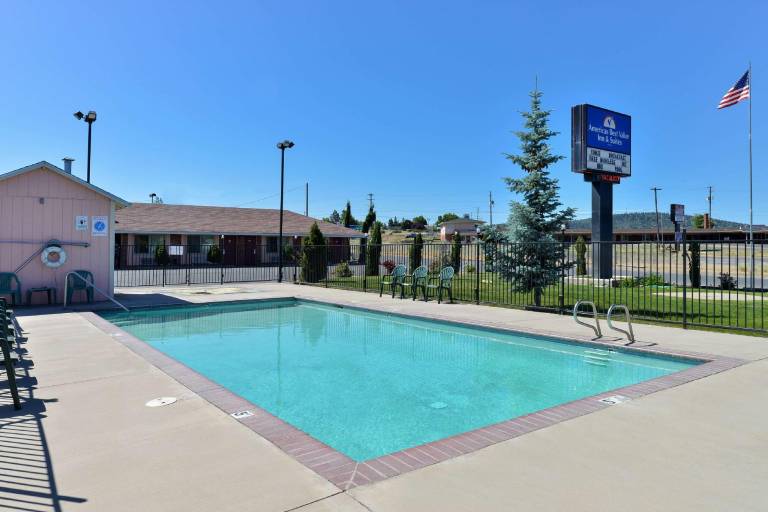 Americas Best Value Inn & Suites Klamath Falls — photo 5
