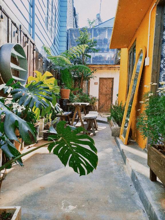 House with hot tub — photo 4