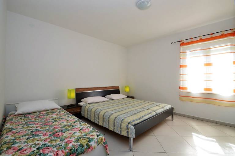 Lovely holiday apartment with patio & barbecue | Pets allowed — photo 2