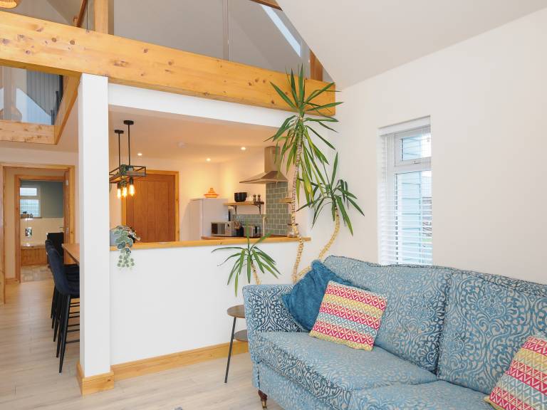 Cottage with yard | Beach view — photo 4