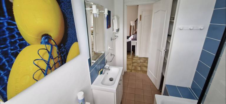 Children-friendly gite with barbecue, private pool & yard | Garden view | Pet-friendly — photo 4