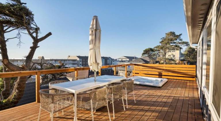House with jacuzzi | Beach nearby | Pets are welcome — photo 3
