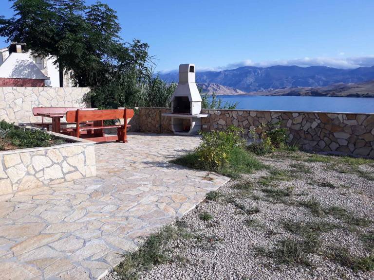 Holiday apartment with yard & barbeque — photo 4