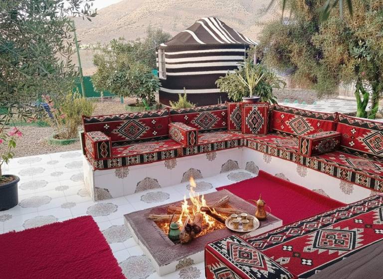 Tent with patio & garden — photo 2