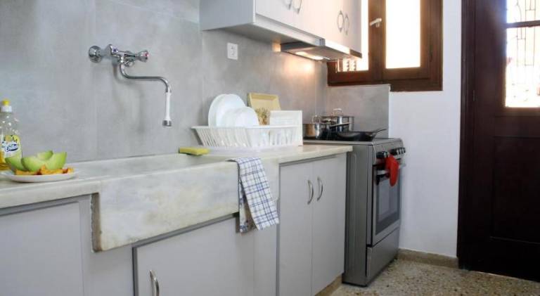 Fully equipped wonderful apartment with patio & yard | Perfect for remote work | Dogs allowed — photo 4