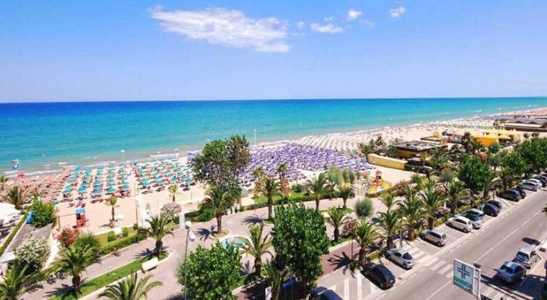 Holiday apartment with 2 rooms for 6 persons — photo 3