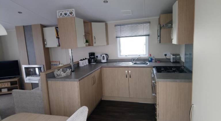 Bude Caravan Caromax - Families and Couples Only — photo 4