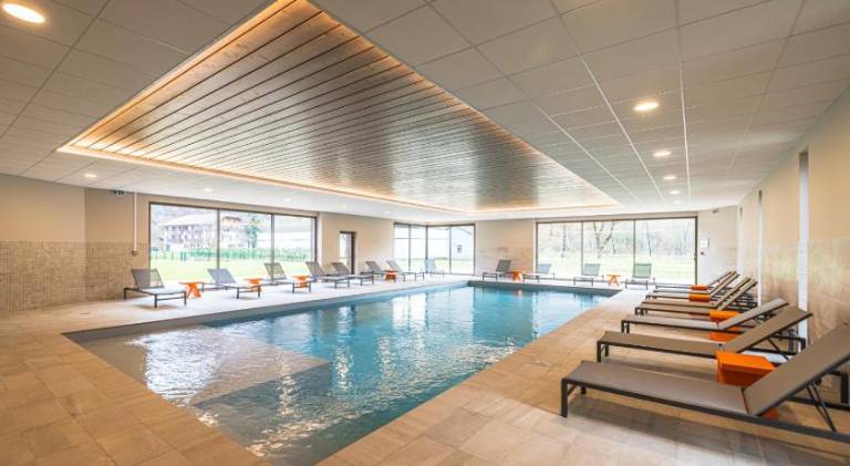 Hotel Base Camp Lodge - Albertville in Albertville