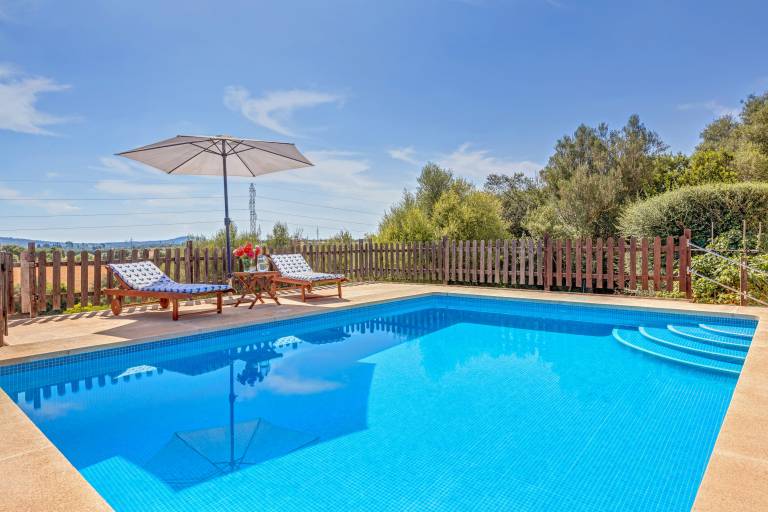 Finca "Es Turó Des Bessons" with Panoramic View and Pool in Manacor
