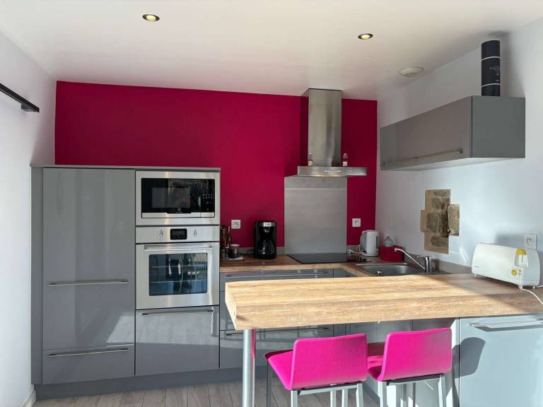 Charming Breton House with Garden, Parking, Near Beach in Trégastel — photo 3