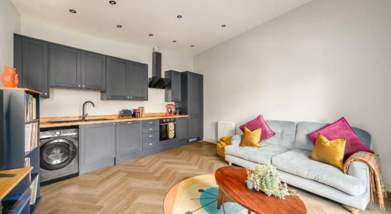 Serviced apartment with terrace in Edinburgh