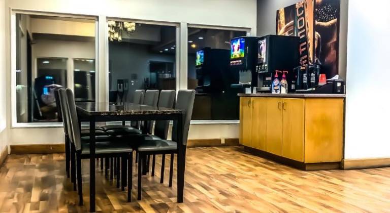 Econo Lodge Inn & Suites Winnemucca — photo 3