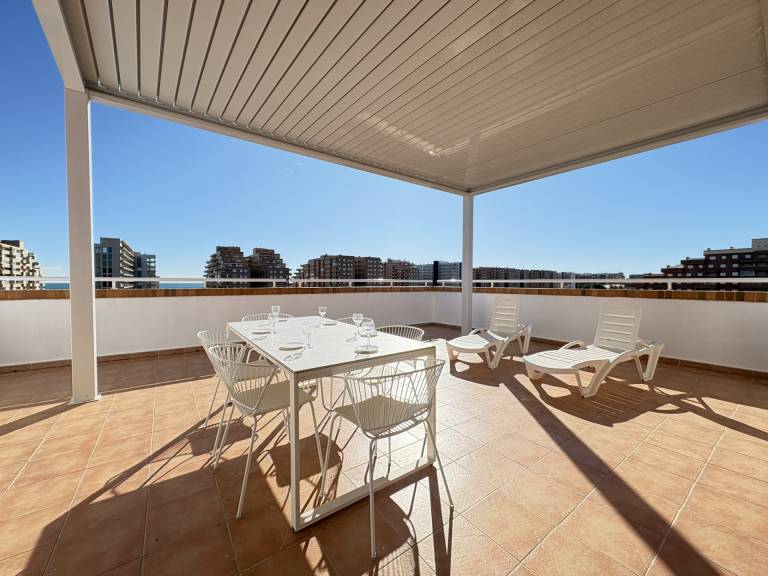 Apartment with pool — photo 3