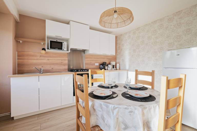 Holiday Home “La Clairière de Merlin” with Private Terrace, Garden & Wi-Fi — photo 5