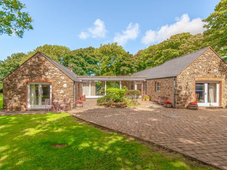 Cottage Solva