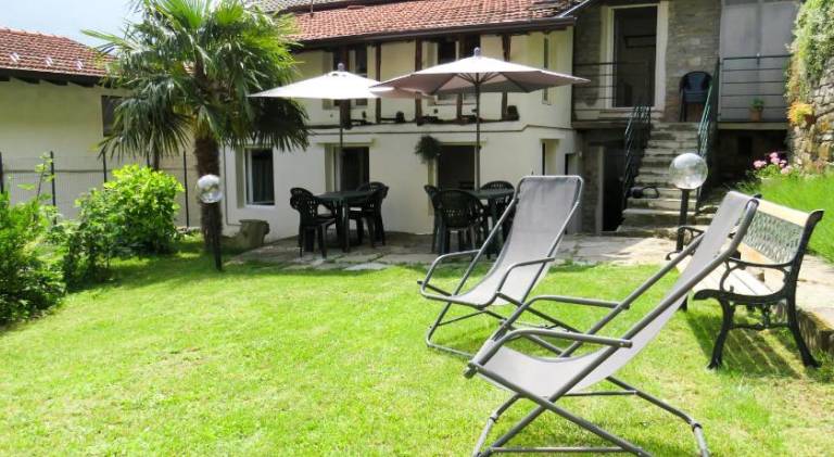 Rental apartment with yard & grill — photo 4